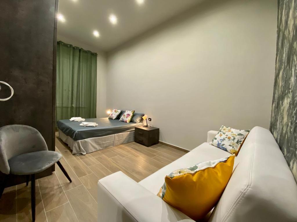I Apartment *
